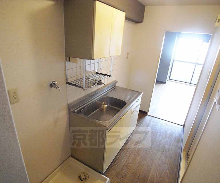 キッチン　広めのキッチン。収納もたっぷりです。