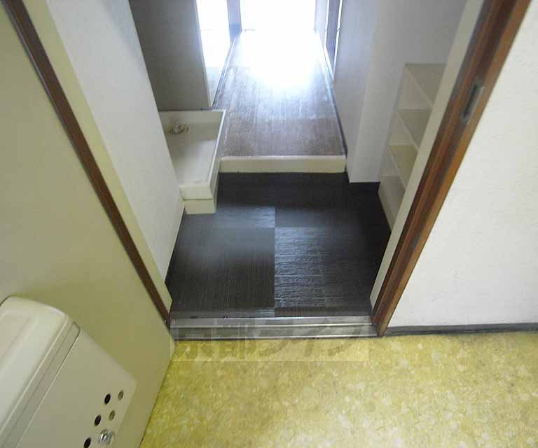 玄関　靴箱付きで玄関もすっきり。