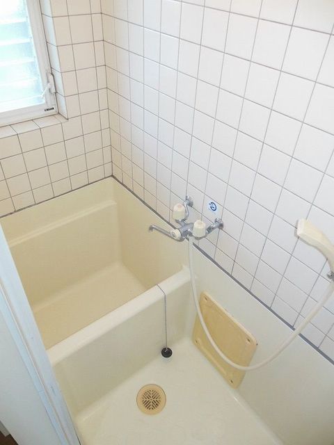 バス・シャワールーム　【浴室】写真は２０５の物です。