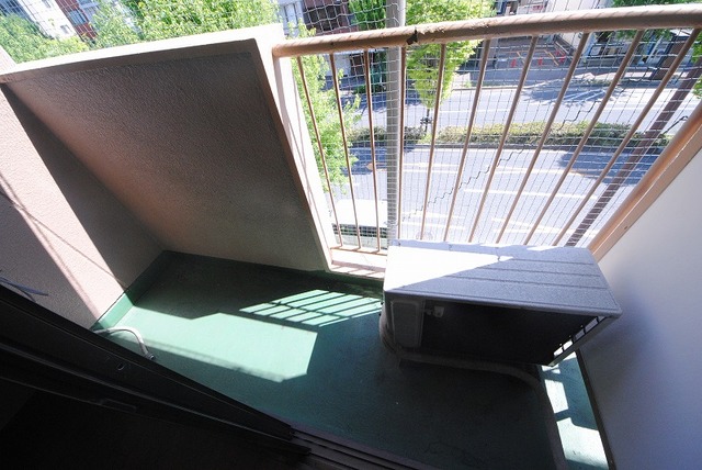 バルコニー　写真は３０３号室