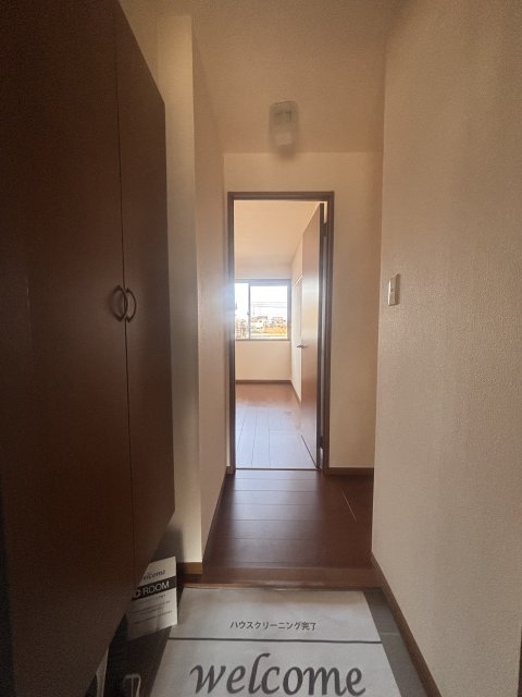 玄関　玄関横シューズボックスがあるので常に綺麗に保てます