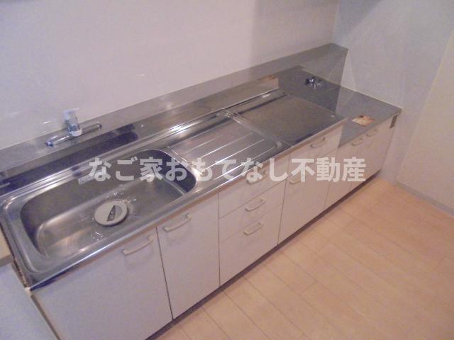 キッチン　※写真は別号室