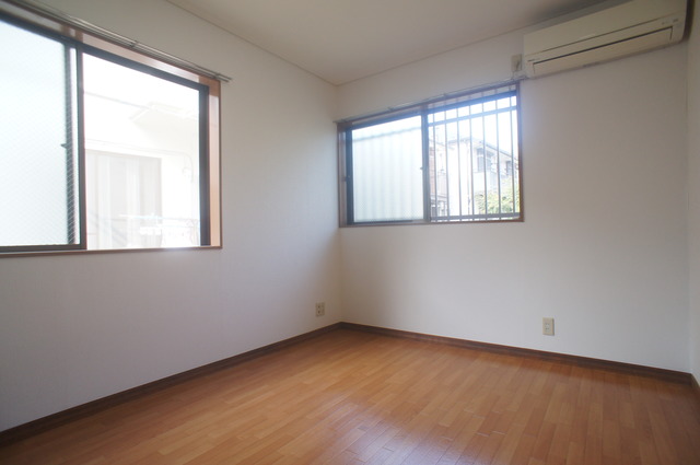 居室・リビング　２面採光なので、明るく風通しのよいお部屋です♪