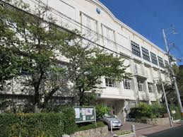 小学校　神戸市立板宿小学校（小学校）まで445m