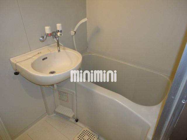 バス・シャワールーム　洗面付きの浴室