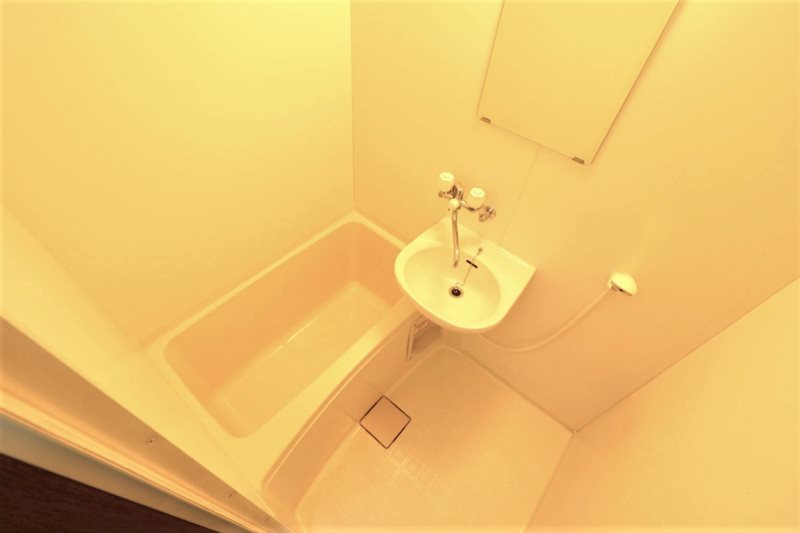 バス・シャワールーム　※別のお部屋の写真です