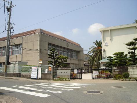 中学校　加古川市立中部中学校（中学校）まで1065m