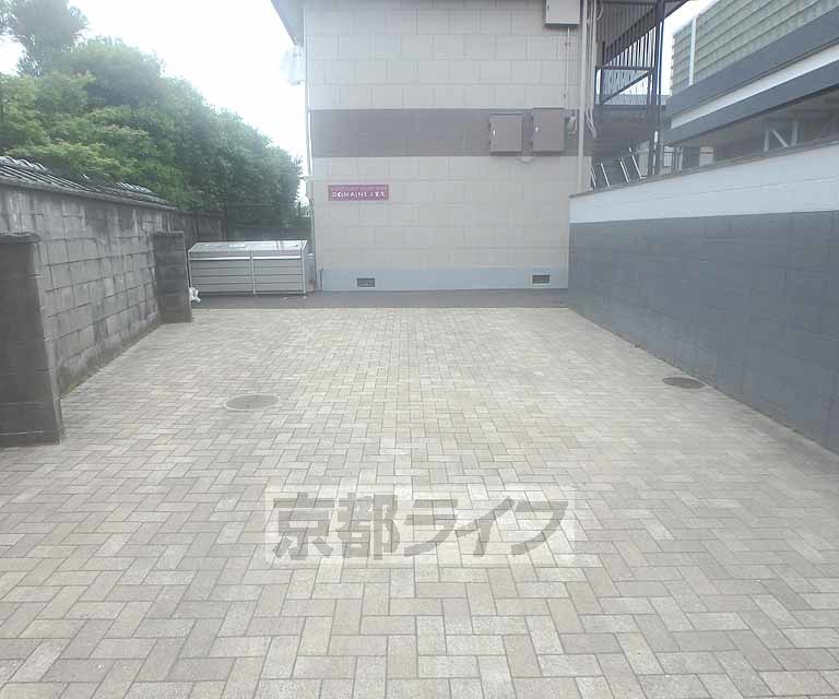 その他共有部分　建物入口です。