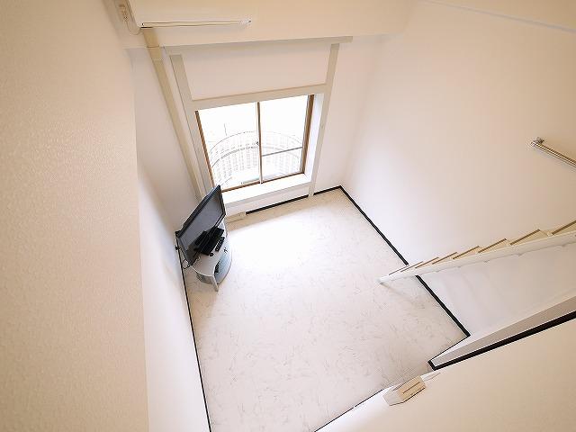 その他部屋・スペース　開放的な寝室です