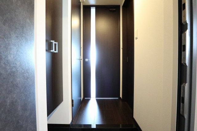 玄関　別号室のものになります。現状優先。