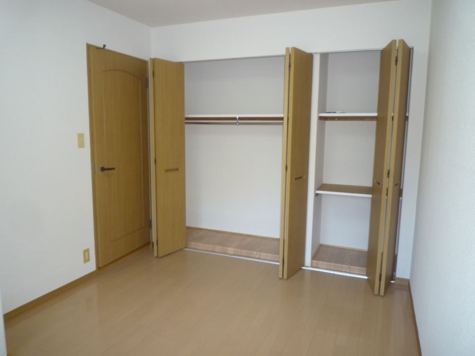 収納　各お部屋にたっぷりとした収納完備☆