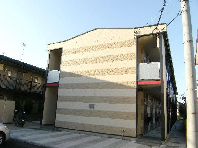 建物外観　★シマシマが目印！★