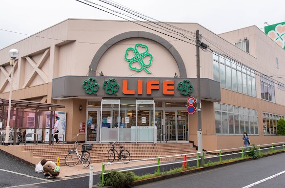 スーパー　（株）ライフコーポレーション／赤塚店（スーパー）まで1409m