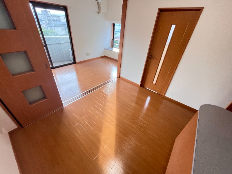 居室・リビング　別号室イメージ