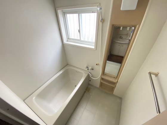 バス・シャワールーム　※他の号室の写真です。