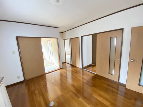 居室・リビング　※他の号室の写真です。