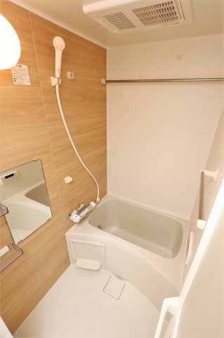 バス・シャワールーム　参考写真（同物件別部屋）