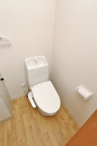 トイレ　参考写真（同物件別部屋）