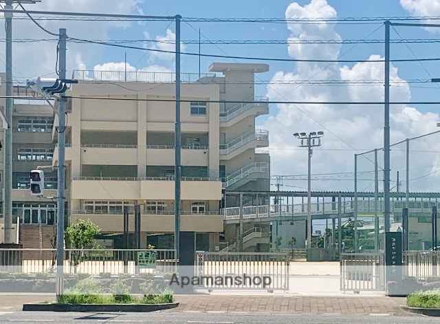 小学校　沖洲小学校（小学校）まで817m