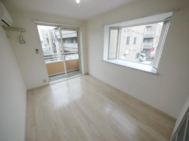 その他部屋・スペース　★２面採光の洋室★