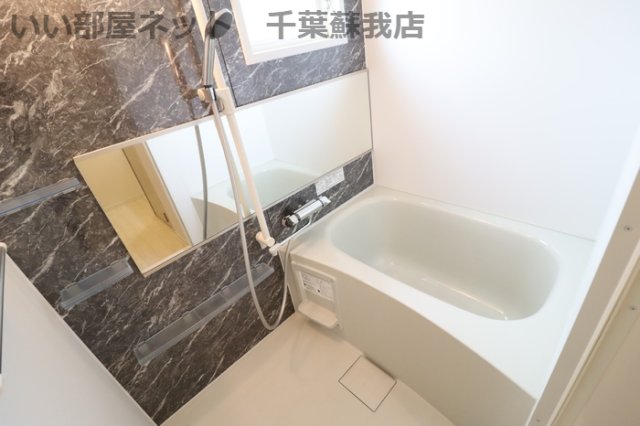 バス・シャワールーム　落ち着いた空間のお風呂です