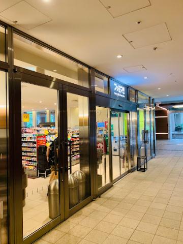 コンビニ　ファミマ!! 仙石山森タワー店（コンビニ）まで202m