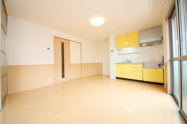 居室・リビング　別部屋同一間取りのお写真となります。