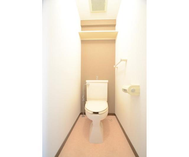 トイレ　同建物の別部屋の写真です。