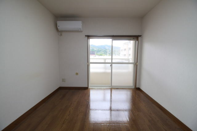 アーバンライフ市脇A・B棟の居間写真