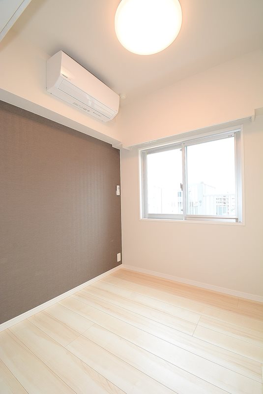 その他部屋・スペース　広くて明るい寝室