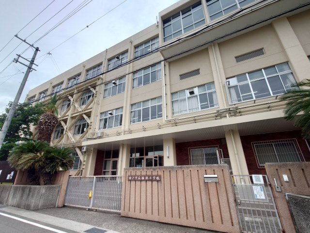 小学校　神戸市立福池小学校（小学校）まで525m