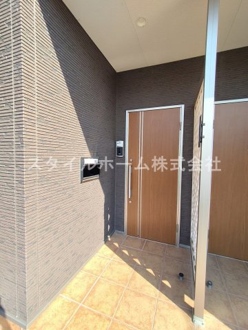エントランス　別部屋写真です。