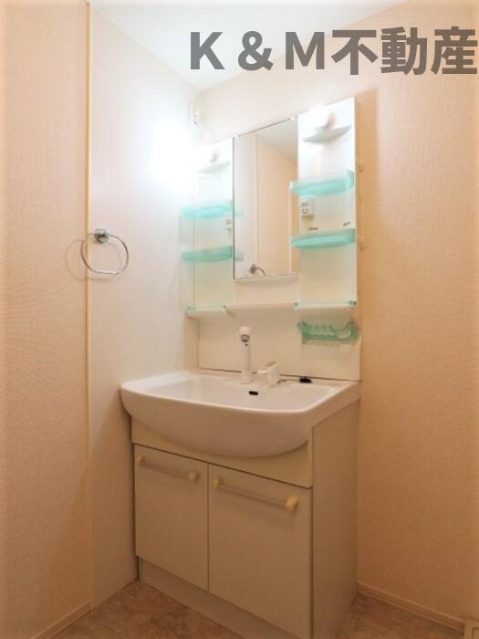 洗面設備　脱衣スペースもあります