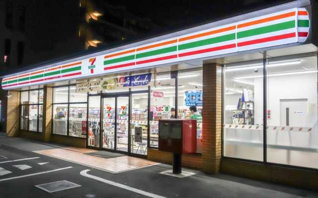 コンビニ　セブンイレブン　東京医科大前店（コンビニ）まで115m