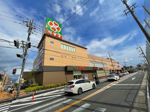 スーパー　ライフ 八戸ノ里店（スーパー）まで545m