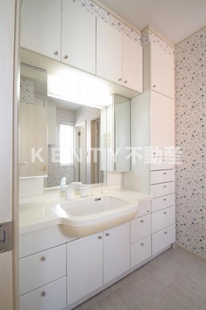 洗面設備　広い洗面スペース