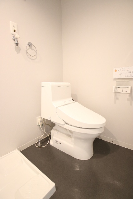 トイレ　※別室の参考写真の為、現況優先です。