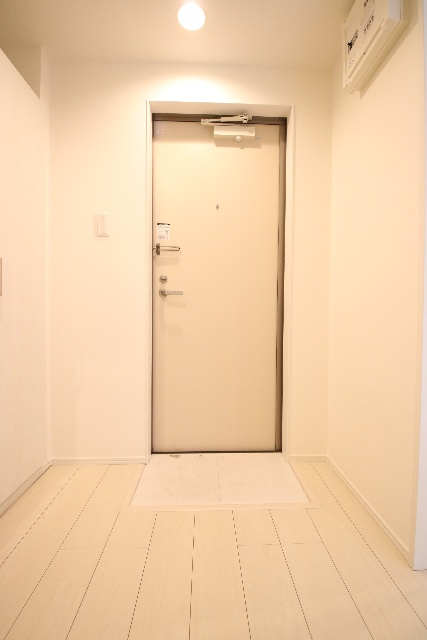 玄関　※別室の参考写真の為、現況優先です。
