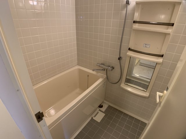 バス・シャワールーム　清潔感のある浴室です♪