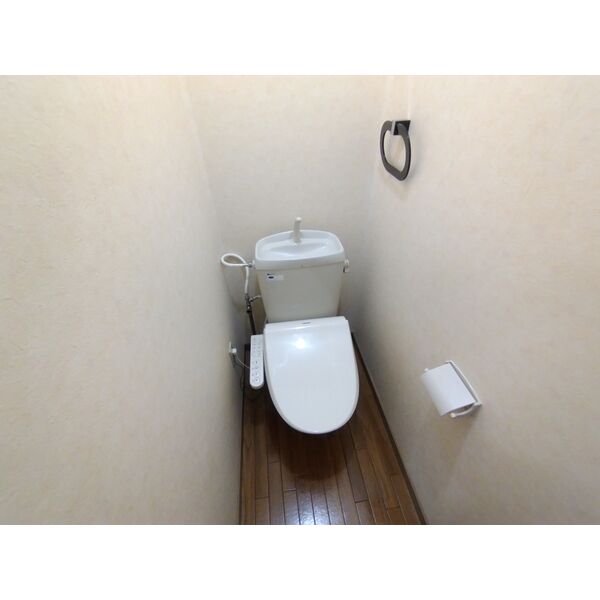 トイレ　※別室の参考写真の為、現況優先です。