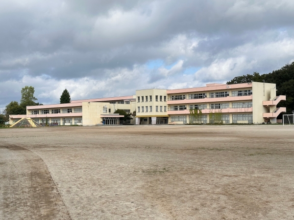 小学校　友部小（小学校）まで1400m