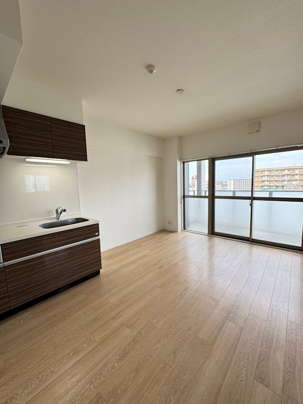 居室・リビング　10.7帖のLDKスペース