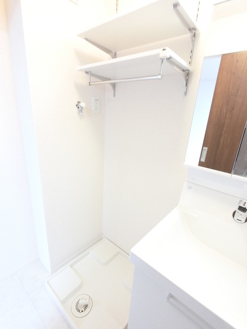 その他　洗濯機置き場です。防水パンあります。