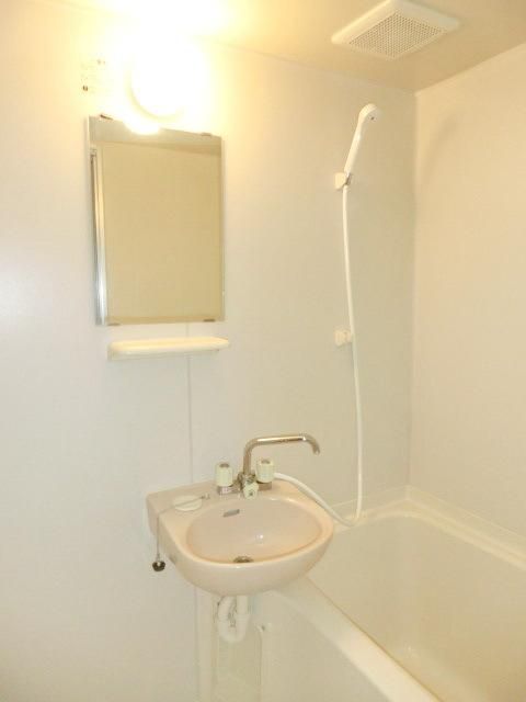 洗面設備　※別号室参考写真です