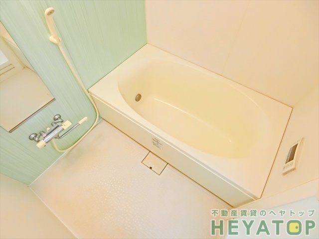 バス・シャワールーム　追焚き・浴室乾燥機付きお風呂（同仕様写真）