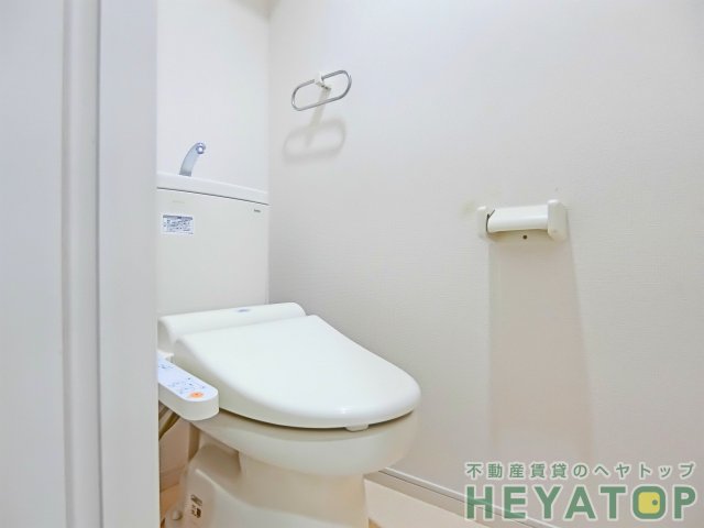 トイレ　温水洗浄便座（同仕様写真）