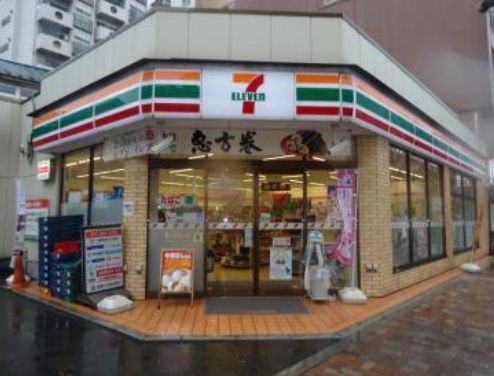 コンビニ　セブンイレブン台東下谷3丁目店（コンビニ）まで152m