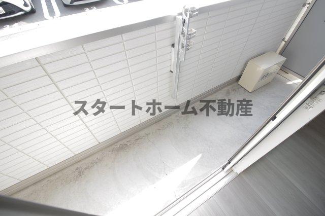 バルコニー　お洗濯にも便利なバルコニー付き