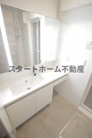 洗面設備　使いやすい洗面所です