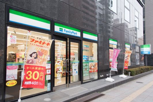 コンビニ　ファミリーマート蔵前店（コンビニ）まで105m